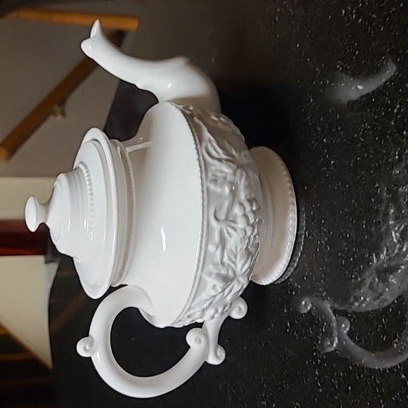 Peppertree Teapot - Picture 2 of 9